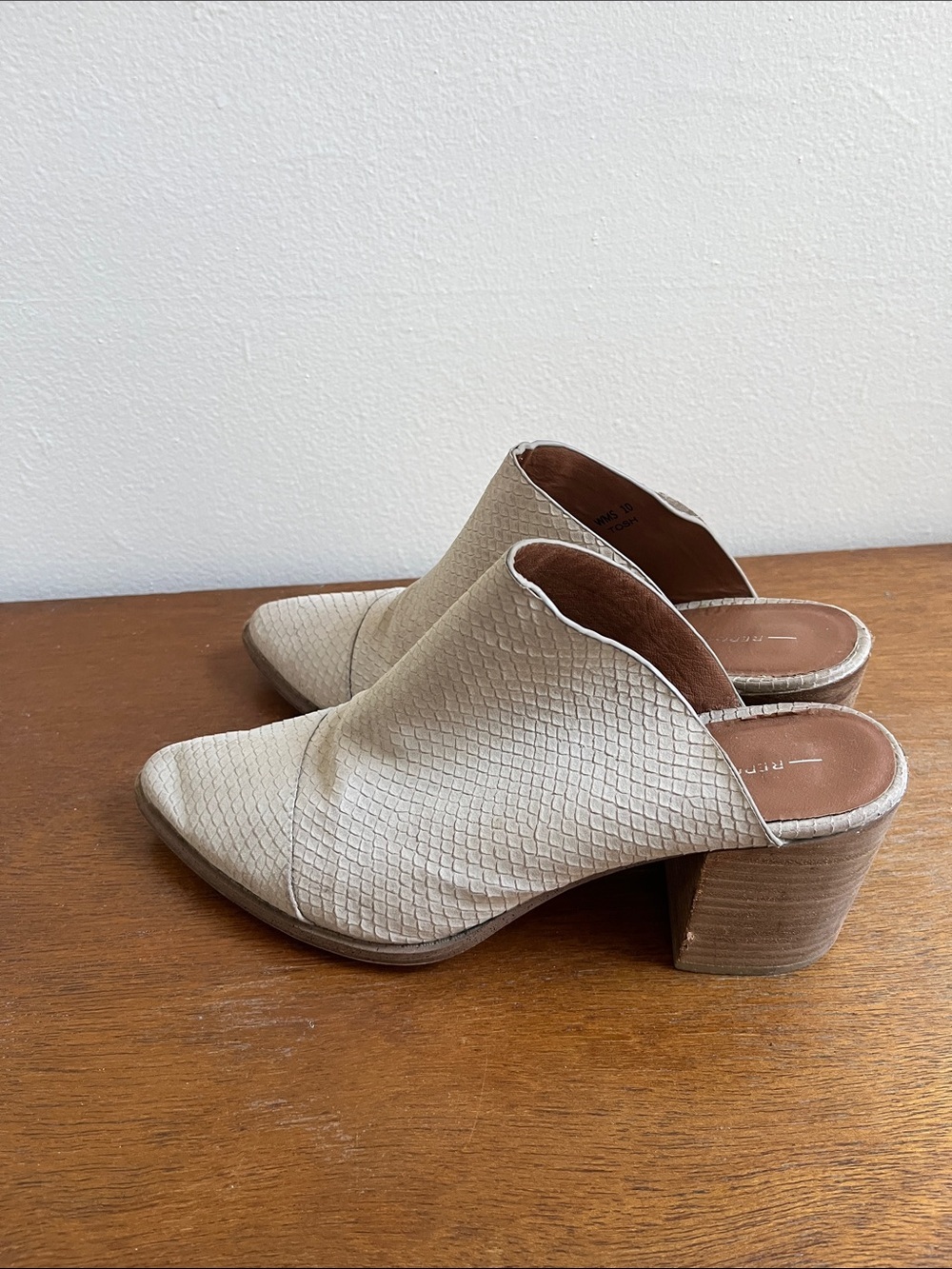 Report Women’s Faux Snake Print Pointed Toe Mule Shoe Size 10 - Picture 5 of 6